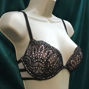 Gorgeous Victoria's Secret Padded Demi Lace Bra